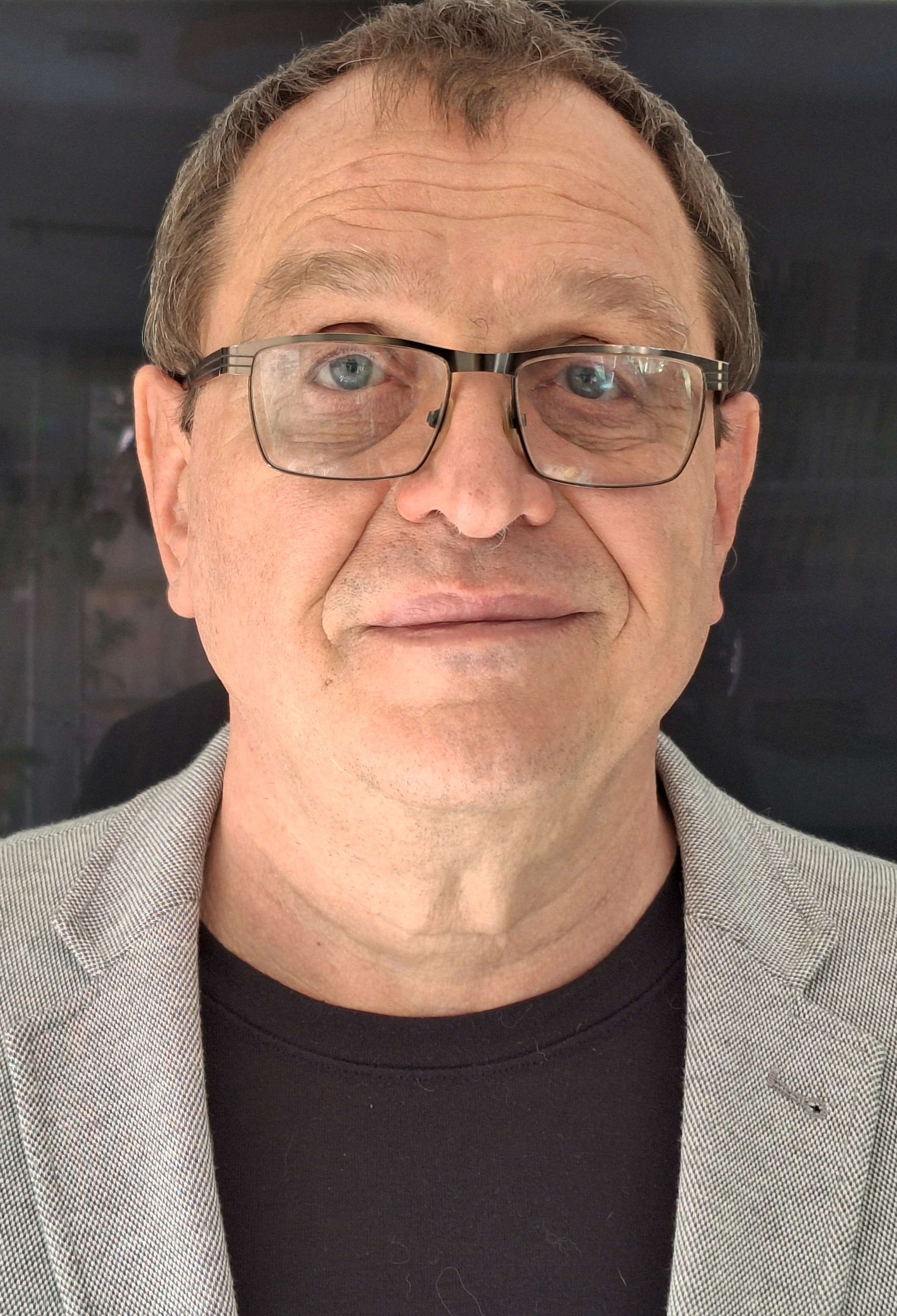 Dr.	Oleg	Kirichek